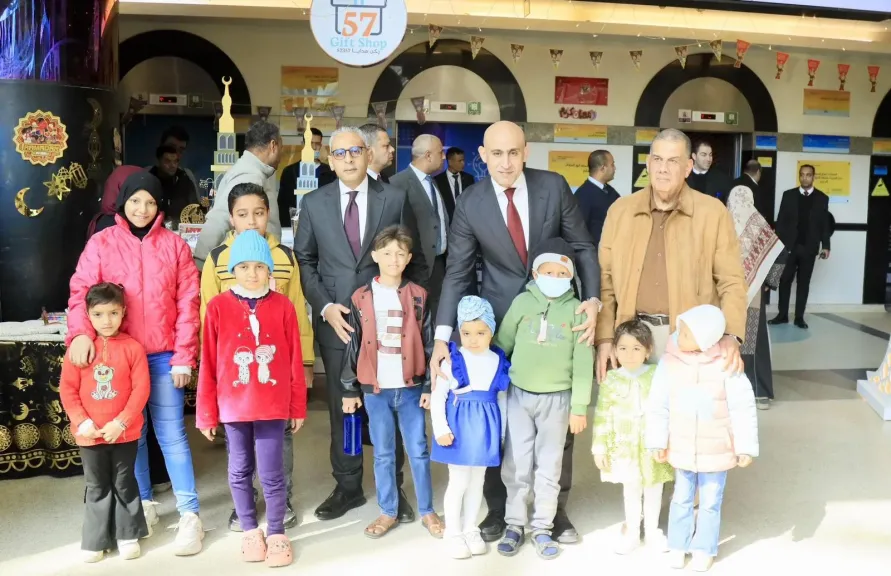 وزير التعليم يزور مستشفى ”٥٧٣٥٧”...ويشيد بالدور الإنساني والعلمي