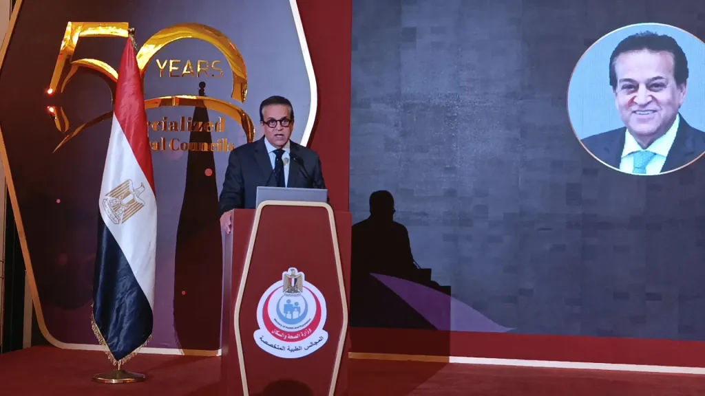 عاجل.. وزير الصحة يحسم الجدل: لا استثناءات في التكليف.. ونجلي أول المطبق عليهم النظام الجديد