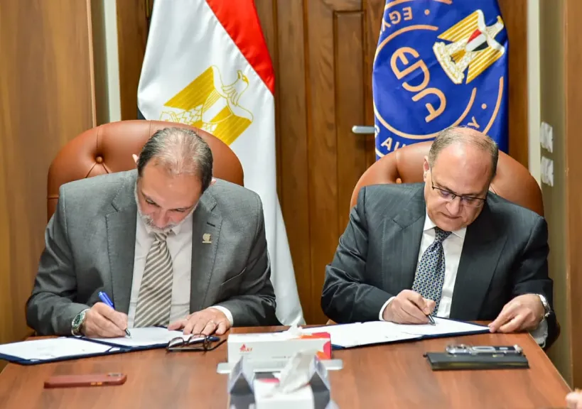 رئيس هيئة سلامة الغذاء يوقع بروتوكول تعاون مع هيئة الدواء المصرية لتعزيز التكامل الرقابي