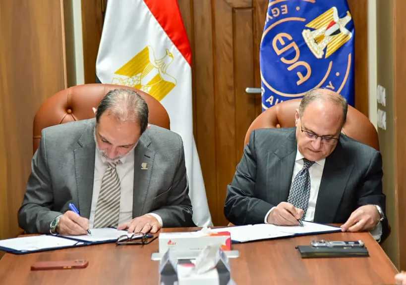 رئيس هيئة سلامة الغذاء يوقع بروتوكول تعاون مع هيئة الدواء المصرية لتعزيز التكامل الرقابي