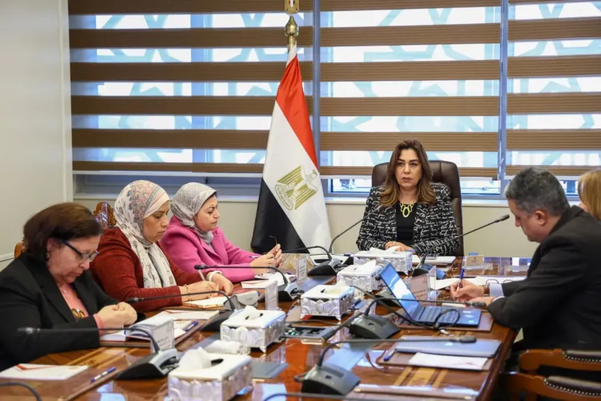وزيرة التنمية المحلية والبيئة تتابع تنفيذ مشروع الدعم الفني بالمحافظات الأربع