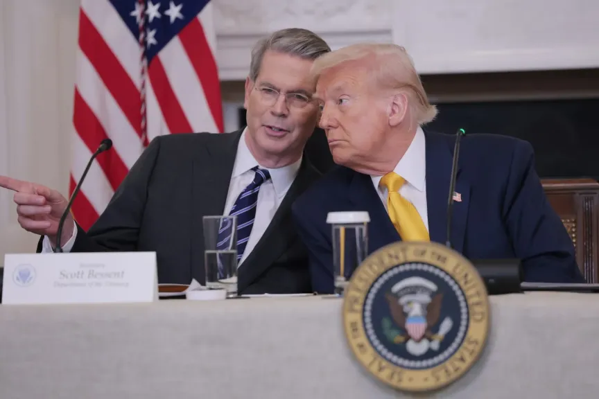 وزير الخزانة الأمريكي: مستعدون لتأمين ممرات آمنة لناقلات النفط