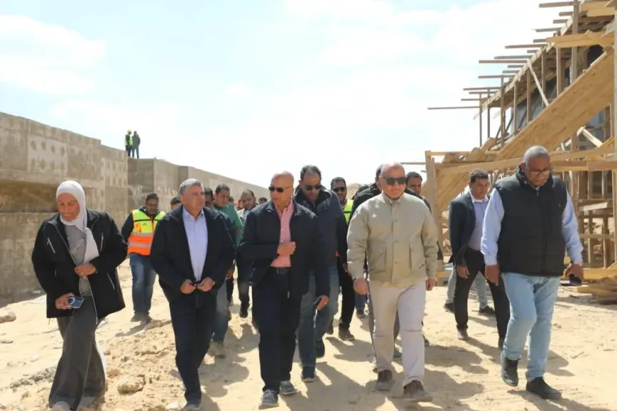 نائب وزيرة الإسكان يتفقد مشروعات الصرف الصحي ضمن مبادرة ” حياة كريمة” بمحافظة المنيا