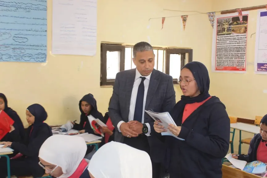 شملت 6 مدارس.. تفاصيل جولة مدير تعليم الجيزة لمتابعة انتظام الدراسة بالدقي