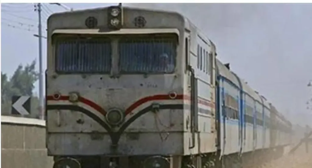 سقط خلال سيره.. مصرع شاب دهسًا أسفل عجلات القطار في قنا