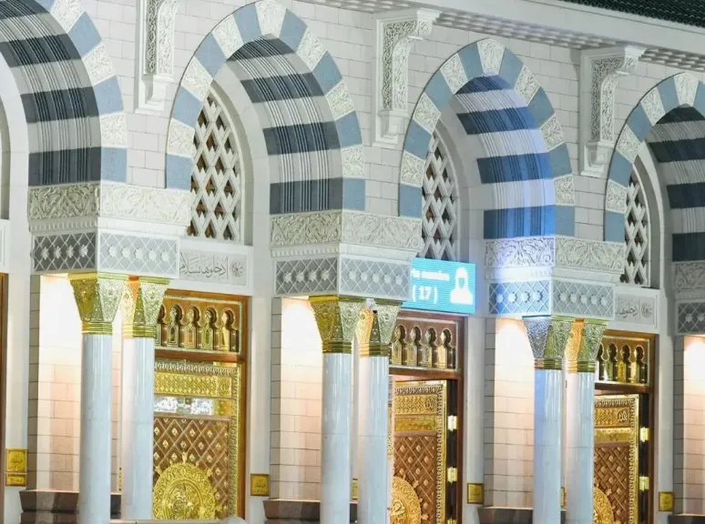 أبواب المسجد النبوي.. تحف معمارية خالدة تمزج أصالة التاريخ بإبداع الحاضر