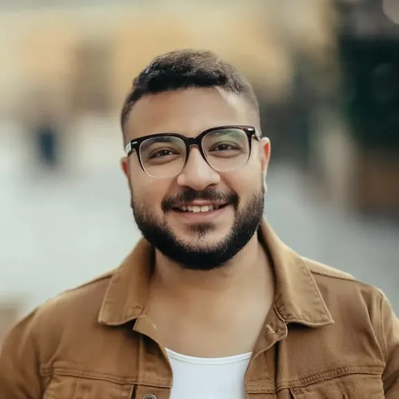 بالتفاصيل.. المؤلف محمد سيد بشير يرد على عبلة سلامة