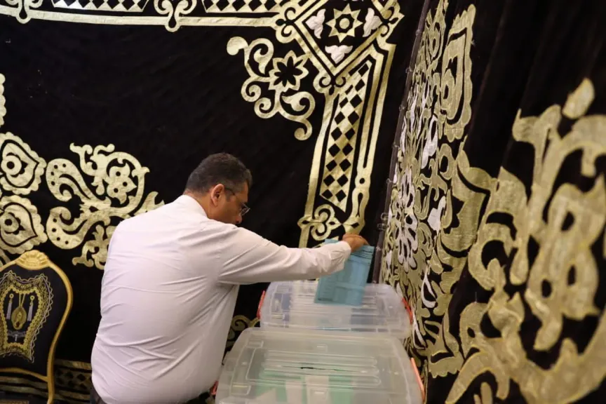 محافظ البحر الأحمر يدلي بصوته في الانتخابات المكملة للمهندسين بلجنته بالإسكندرية