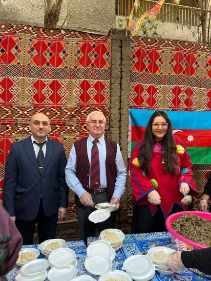 سفير أذربيجان بالقاهرة يشارك فى مبادرة “المائدة” لإفطار رمضان