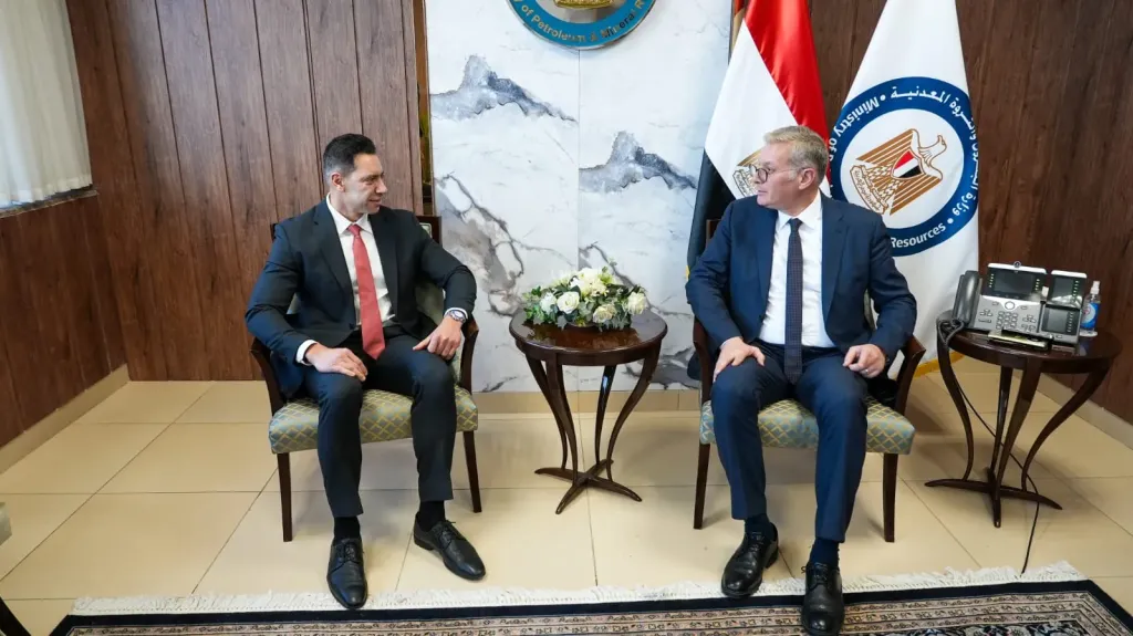 وزير البترول يبحث مع «هاربر إنرجي» زيادة إنتاج الغاز من حقل دسوق في دلتا النيل
