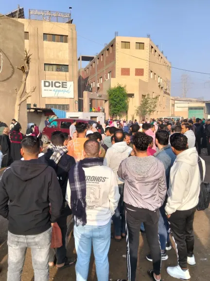 لليوم الرابع.. إضراب عمال مصنع ملابس بالخانكة للمطالبة بتطبيق الحد الأدنى للأجور