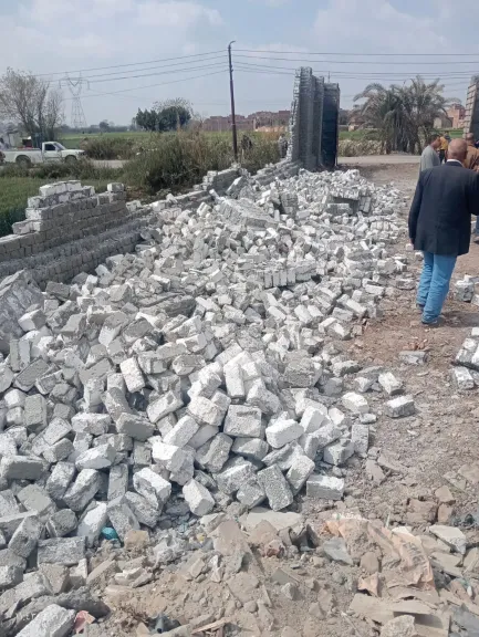 ”محافظ القليوبية” يشدد على التصدي للتعديات بعد إزالة مبنى مخالف بكوم أشفين