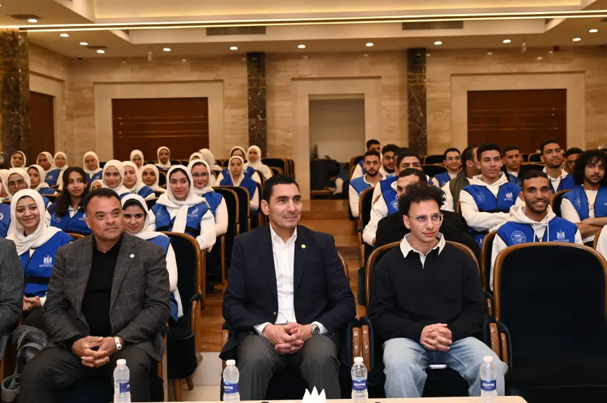 معسكر القرش بالإسماعيلية.. وزير الشباب والرياضة يشهد تدريبات منتخب رفع الأثقال ويشيد بالشباب