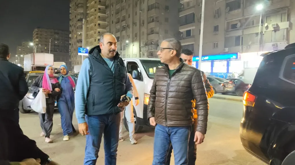 خلال جولة مسائية مفاجئة.. محافظ الجيزة يوجه بالتصدي لإشغالات المقاهي باللبيني وتكثيف النظافة بالهرم وبولاق