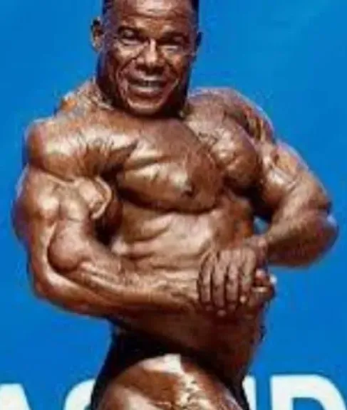 حالة حزن بعد وفاة زوجة بطل كمال الأجسام الشحات مبروك.. وتشييع الجثمان من دسوق