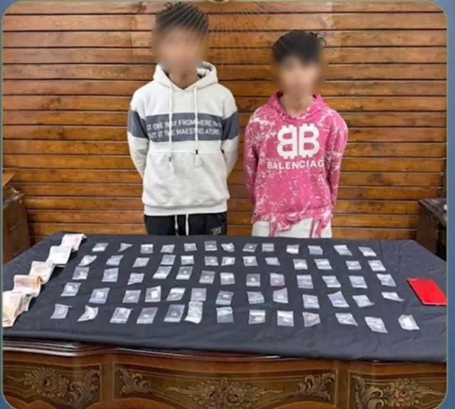 فضحهما فيديو متداول.. القبض على عاطلين يروجان المخدرات في شبرا الخيمة