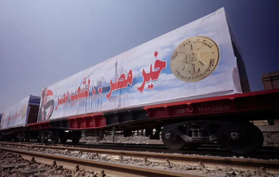 القوات المسلحة توزع 1.5 مليون عبوة غذائية بنصف الثمن