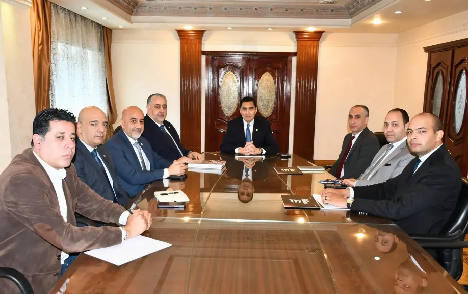 وزير الشباب والرياضة يناقش مع روابط الرياضية خطط رعاية أبطال الألعاب الفردية