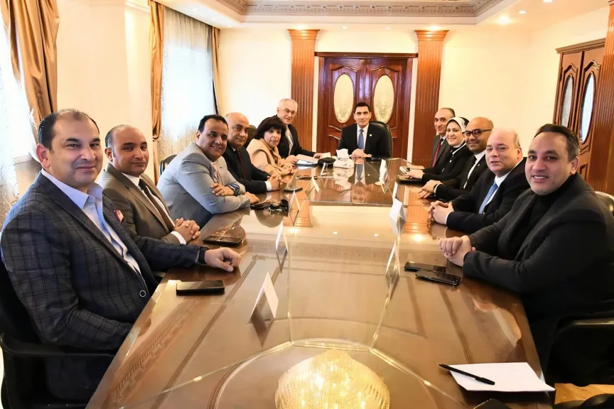 دعم الأبطال البارالمبيين على طاولة وزير الرياضة في اجتماع مع اللجنة البارالمبية