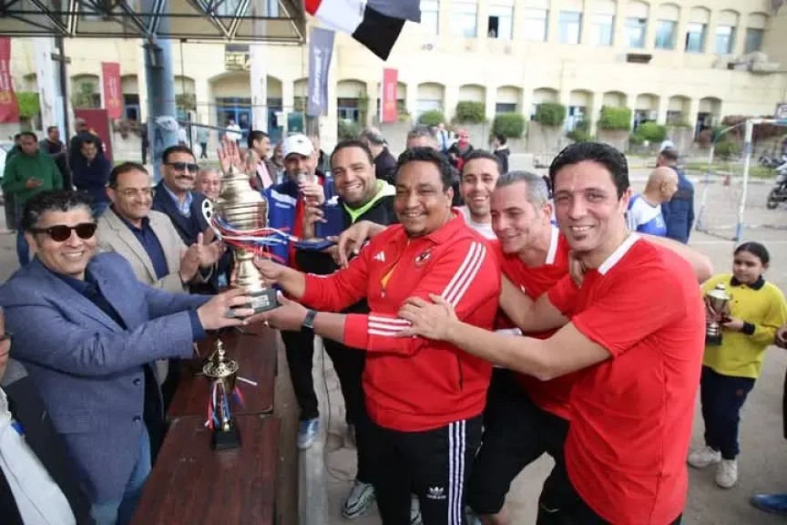 رئيس الأوبرا يشهد ختام الدورة الرمضانية لكرة القدم ويتوج فريق الإدارة المالية.. صور