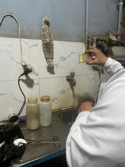 حملات سحب عينات وتحاليل دقيقة لمياه الشرب بعدد من قرى بمدينة طوخ