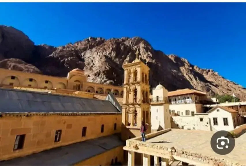 681 سائحا وزائرا من بين الزائرين 38 مصريا و643 سائحًا أجنبيًا في زيارة لمدينة سانت كاترين