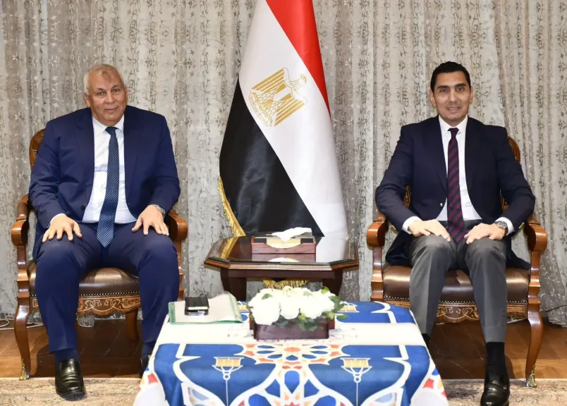 وزير الشباب والرياضة يستقبل محافظ مطروح لبحث تطوير المنشآت الرياضية بالمحافظة