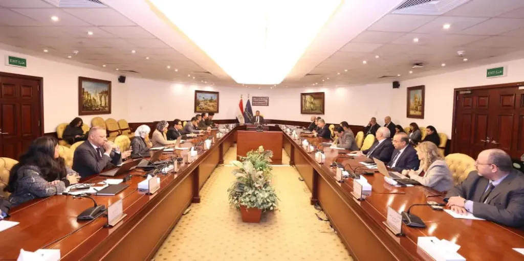 وزير الاتصالات يستعرض إنجازات استراتيجية الذكاء الاصطناعي عن عام 2025