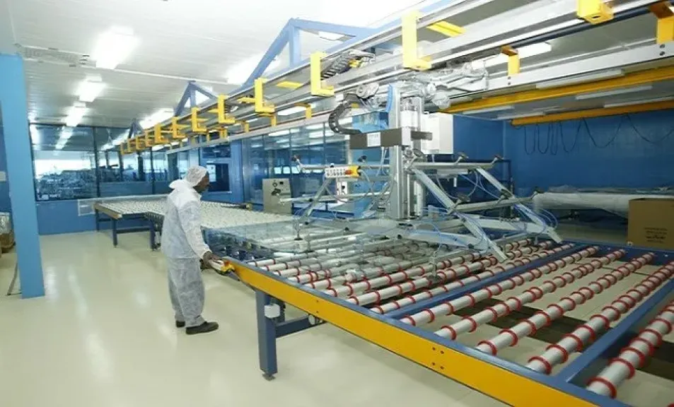 الشرق الأوسط لصناعة الزجاج تُضاعف أرباحها 5.5 مرة في 2025