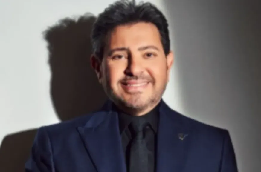 المنشد محمود التهامي يعتذر بعد نشر شائعة وفاة هاني شاكر