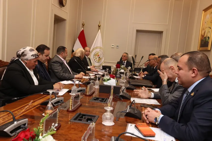 في إطار الاجتماعات الدورية بالسادة أعضاء مجلسي النواب والشيوخ وزير العدل يلتقي عدداً منهم