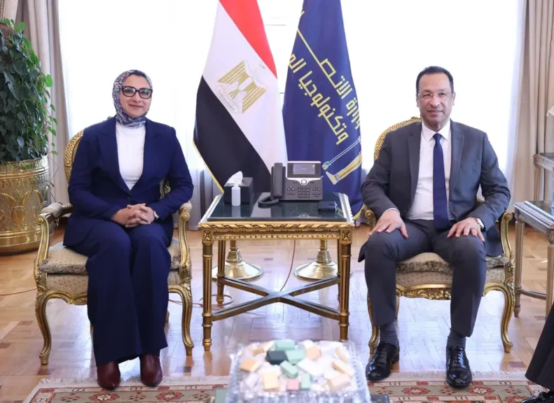 وزير الاتصالات يبحث مع محافظ الوادي الجديد تعزيز التعاون في تطوير الخدمات التكنولوجية