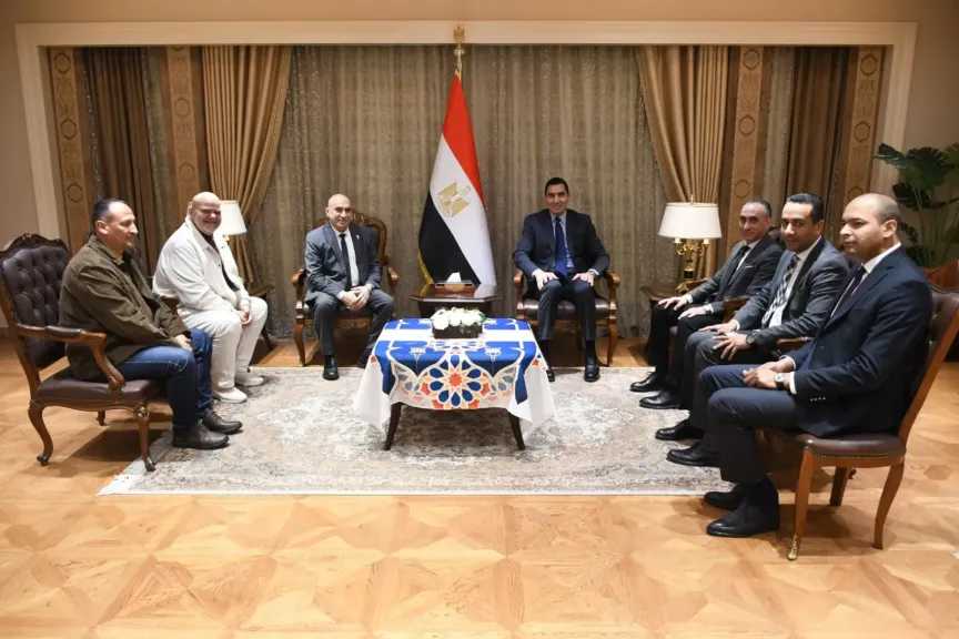 وزير الشباب والرياضة يبحث مع اتحاد رفع الأثقال استعدادات استضافة بطولة العالم