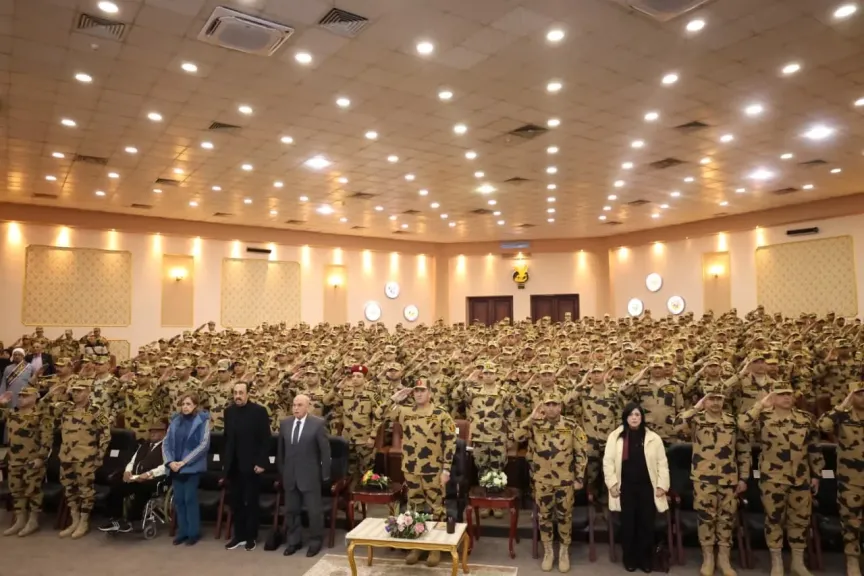 قوات الصاعقة تنظم احتفالية لعددا من أسر الشهداء