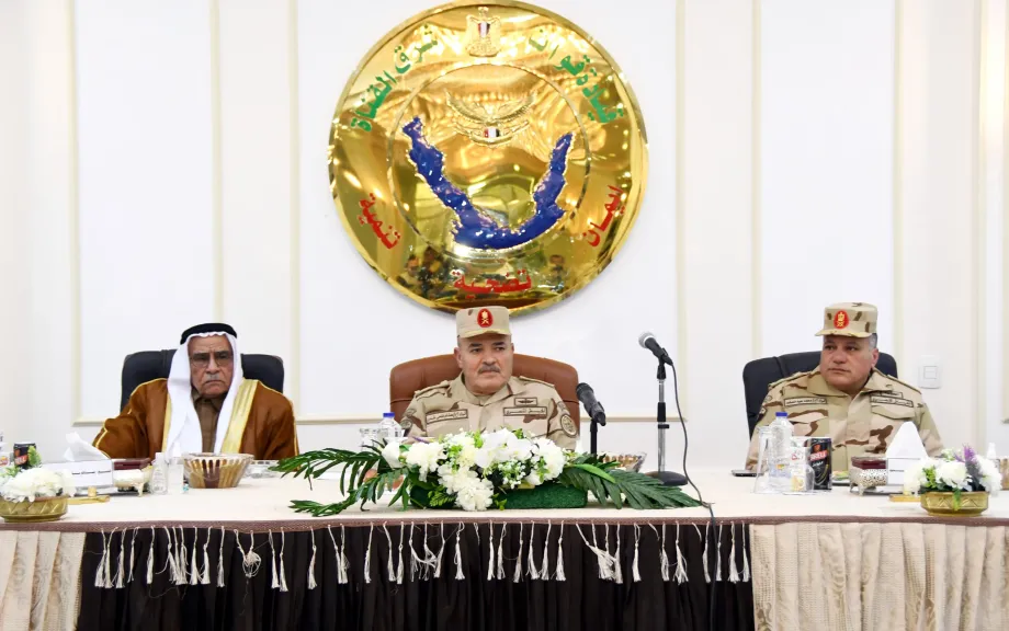 قيادة قوات شرق القناة لمكافحة الإرهاب تنظم لقاءا وحفل إفطار لعددا من شيوخ وعواقل سيناء