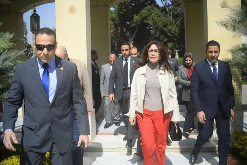 وزيرة الثقافة تتفقد المركز الثقافي القومي بدار الأوبرا للوقوف على جاهزيته و مستوى الخدمات المقدمة