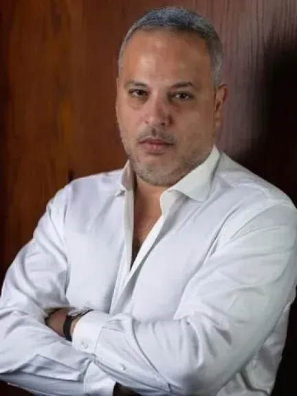 تامر عبد المنعم يكشف عدد زيجاته: تزوجت 13 مرة وليس 15 وكل زيجاتي كانت علنية