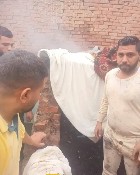 مأساة القشيش.. النيابة تعاين موقع حريق أودى بحياة 3 أطفال أشقاء داخل منزلهم