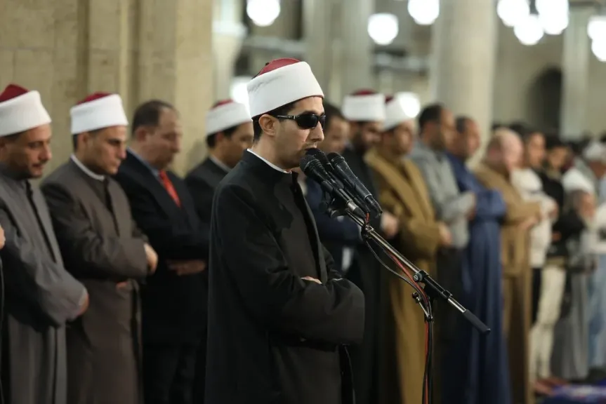 بروايات« حفص وإسحاق وأبوالحارس ورويس».. قرّاء الجامع الأزهر يحيون صلاة التراويح في الليلة الرابعة والعشرين من رمضان