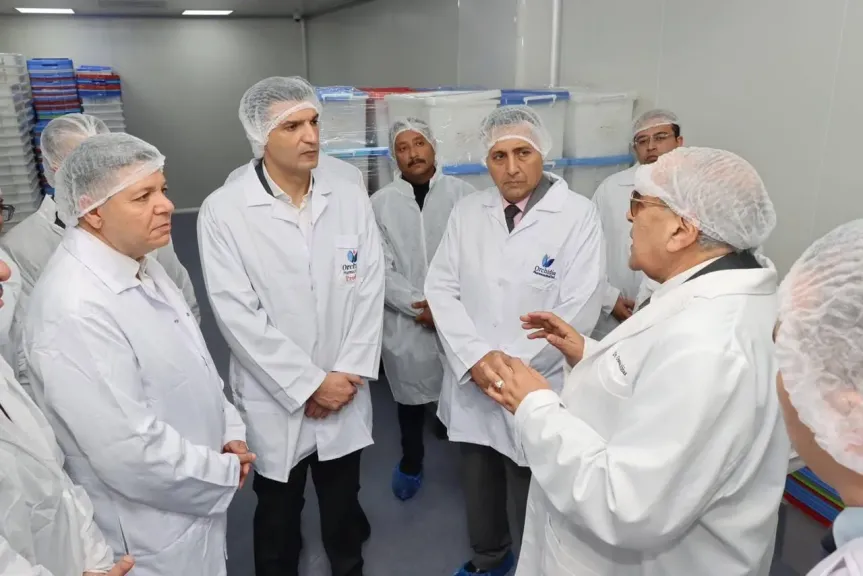 من قلب خطوط الإنتاج.. وزير الصناعة ومحافظ القليوبية يتابعان صناعة الدواء بالعبور
