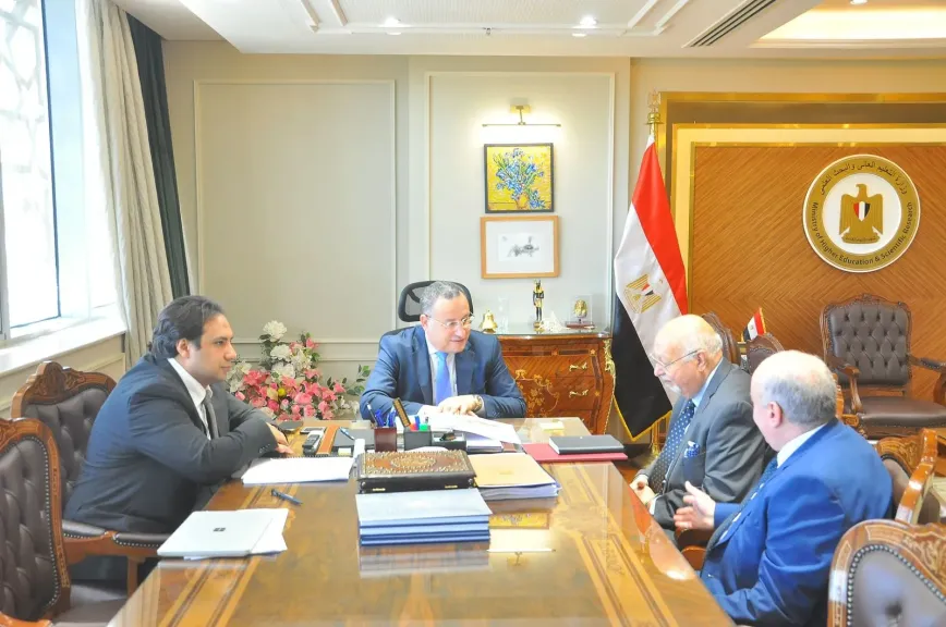 وزير التعليم العالي يبحث إنشاء فرع لجامعة إسبانية في مصر لتعزيز التعاون الأكاديمي ونقل الخبرات الدولية