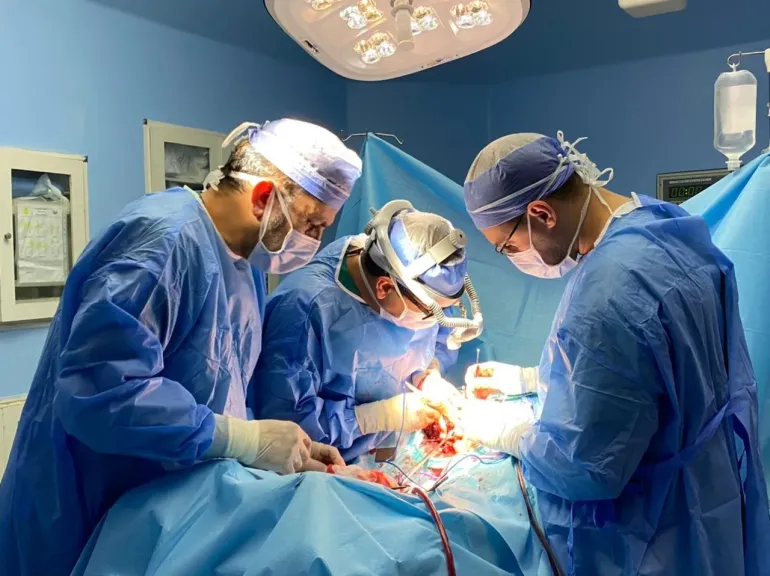 فريق طبي يتمكن من إزالة جسم غريب بعين مريض بالإسكندرية