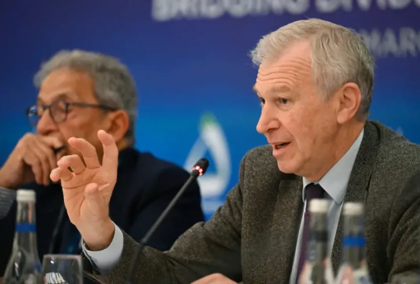 رئيس وزراء بلجيكا الأسبق: أذربيجان ”واحة استقرار” في المنطقة وتستحق اهتماماً خاصاً من الاتحاد الأوروبي