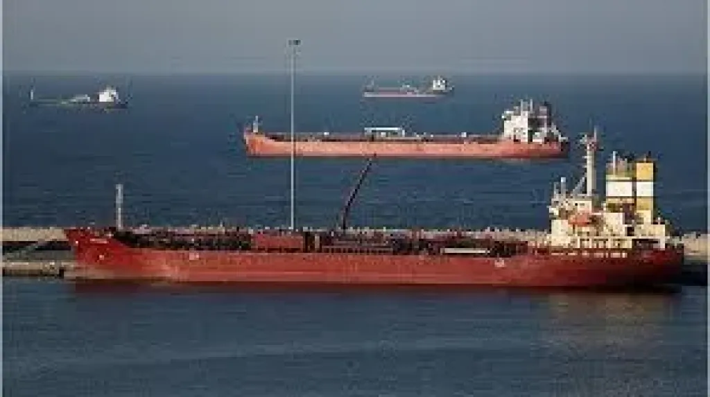 حلفاء واشنطن يتريثون في الاستجابة لطلب ترامب لإرسال سفن حربية إلى مضيق هرمز