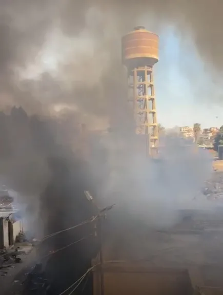 نيران تلتهم مخلفات وهيش بمخازن مجلس مدينة بنها.. والحماية المدنية تحاصر الحريق