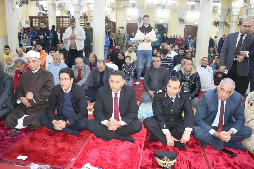 وسط أجواء روحانية.. محافظ القليوبية يشهد احتفالية ليلة القدر بمسجد ناصر في بنها