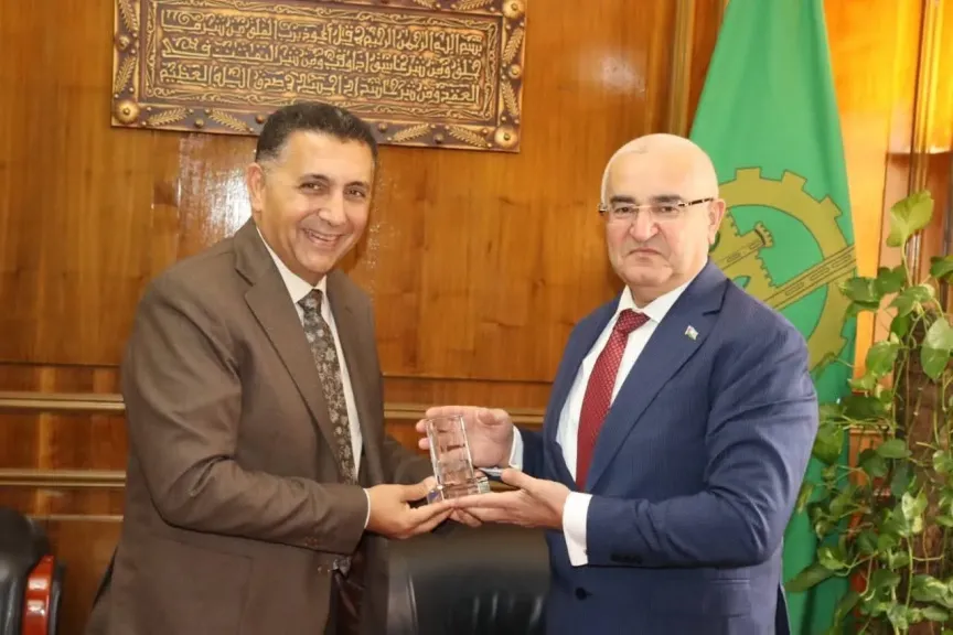 سفير أذربيجان ومحافظ القليوبية يبحثان تعزيز التعاون الصناعي والتعليمي