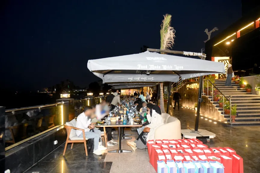 محافظ الدقهلية يشارك أبناء مصر من الأيتام حفل الإفطار : ” خَلّوا بالكم من بعض واليوم من أسعد أيام حياتي وأنتظره كل عام ”