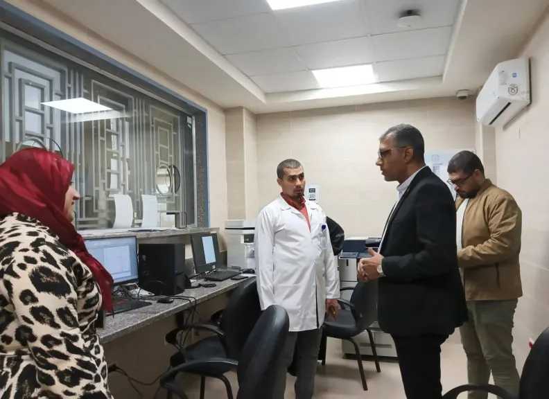 العزبى : يستمع إلى آراء المنتفعين المترددين على وحدة طب الأسرة بوادى طور سيناء