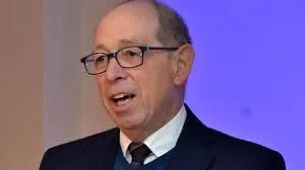 نيكولاس ويليامز مسؤول سابق في الناتو.